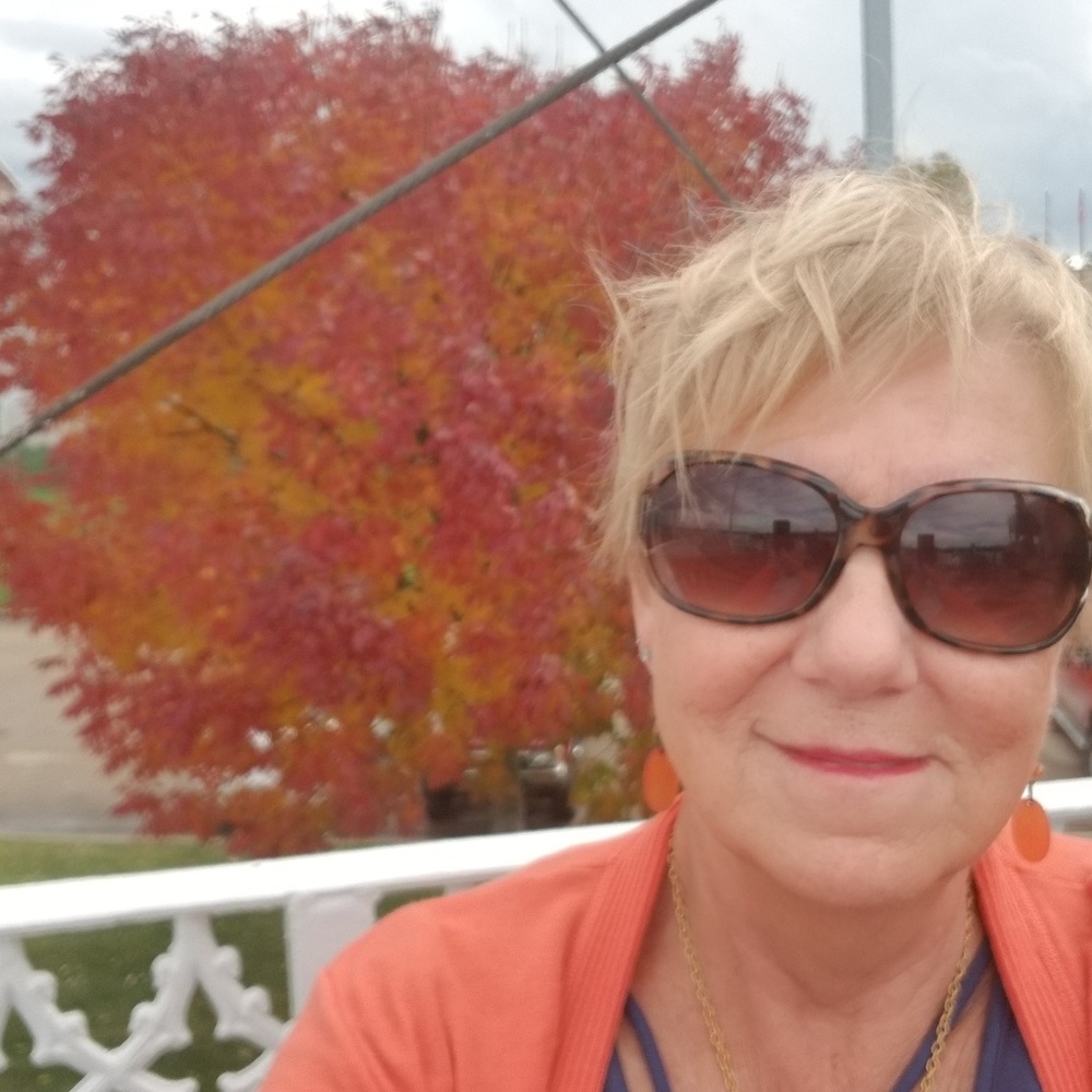 Meet your Posher, Carol